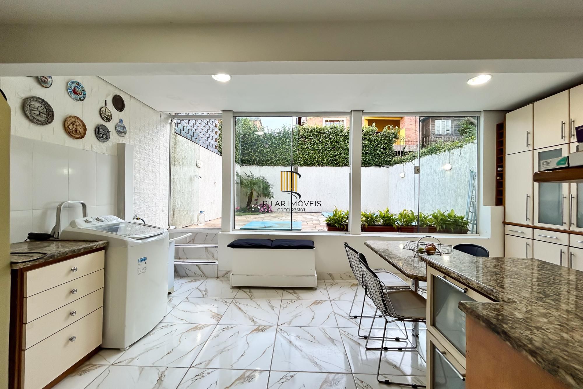 Casa 3 dormitórios no bairro Espírito Santo