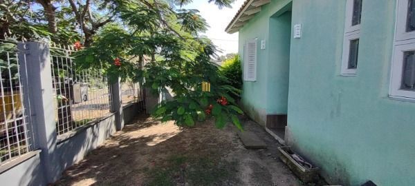 Casa em Porto Alegre, no bairro Guarujá, com 3 dormitório(s), e 3 banheiros, à v - Pilar Imóveis
