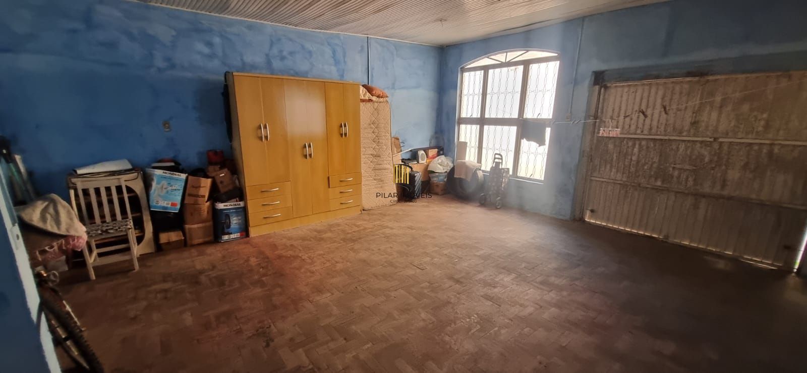 Ótimo terreno com casa em localização privilegiada no bairro.