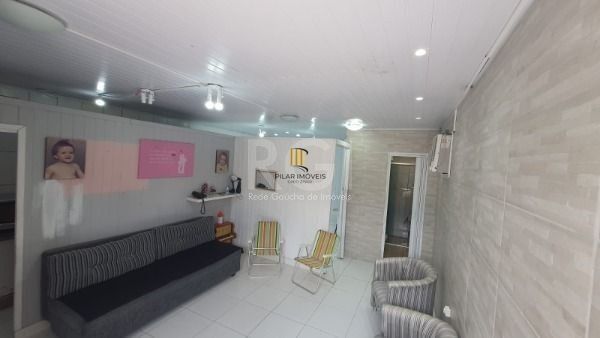 Casa para Venda - 220m², 4 dormitórios, 3 vagas - Restinga