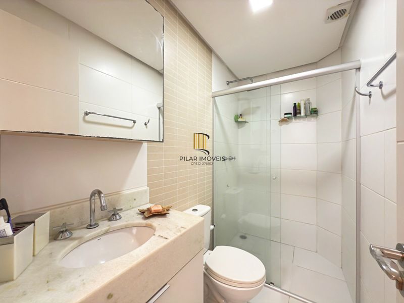 Linda Residência com 3 dormitórios e 1 suíte no Bairro Tristeza para venda.