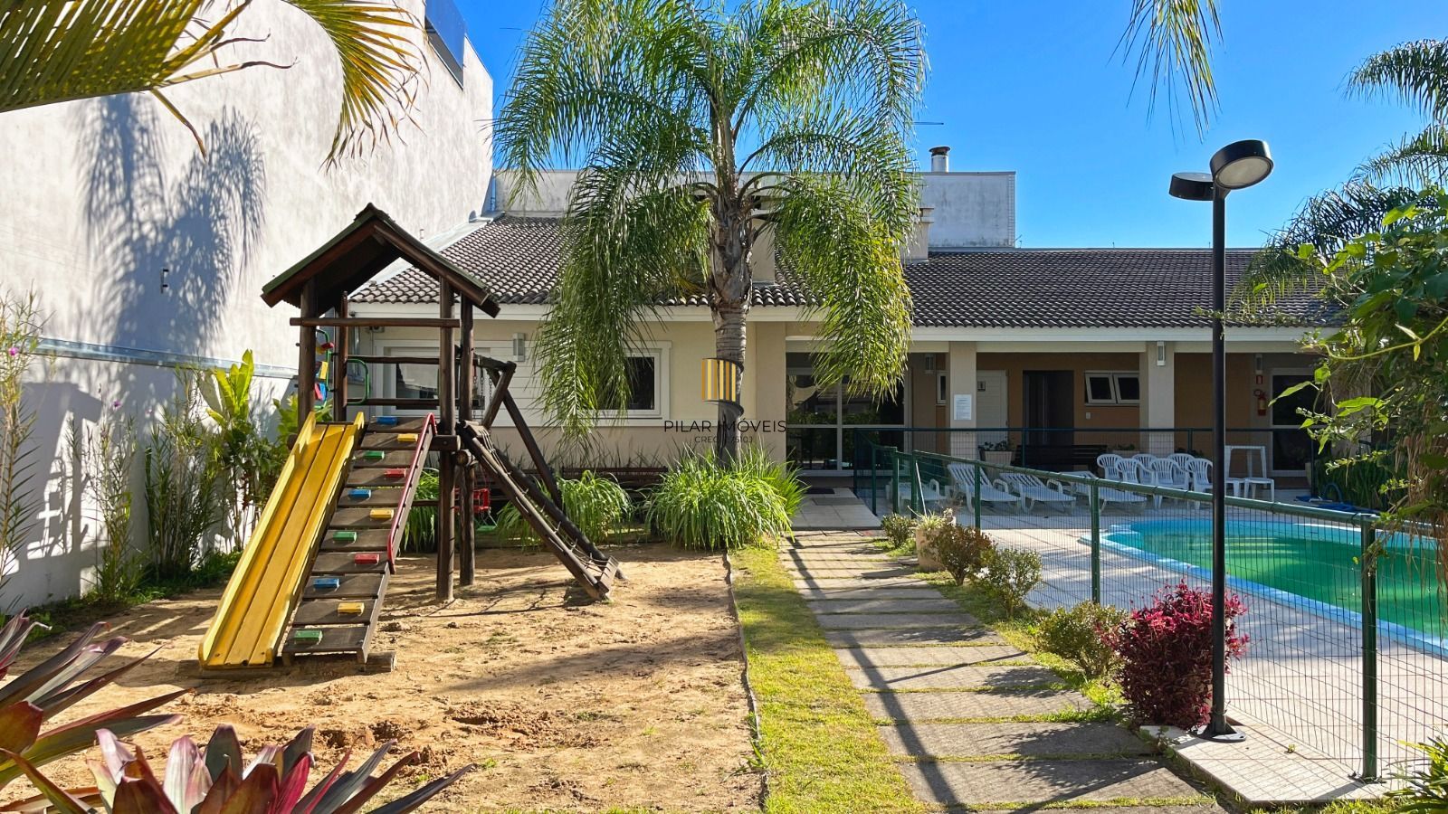 Casa de Condomínio 3 dormitórios no bairro Hípica