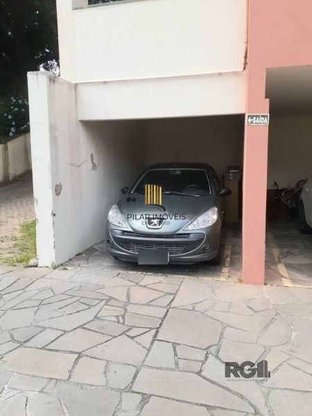 Apartamento em Porto Alegre, no bairro Glória, com 2 dormitório(s), e 2 banheiro