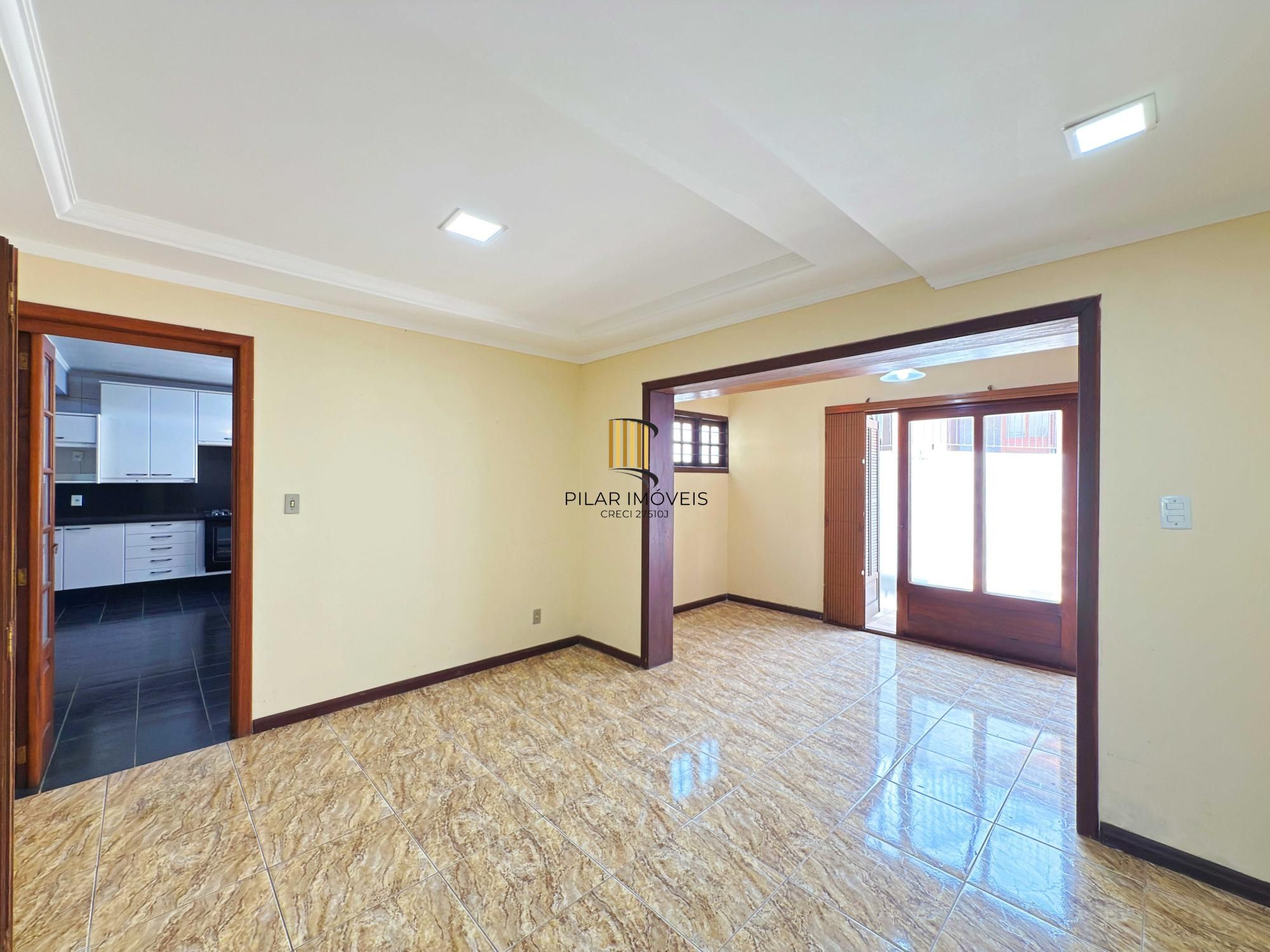 Casa 4 dormitórios no bairro Ipanema