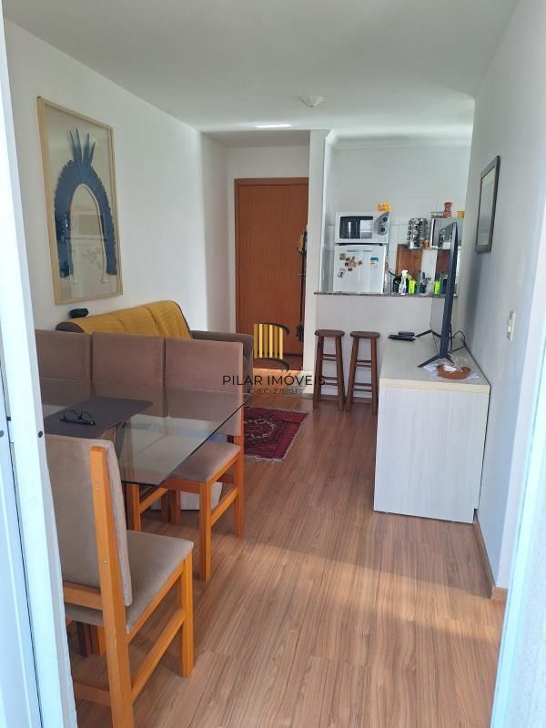 Apartamento com 2 dormitórios á venda no bairro Rubem Berta.