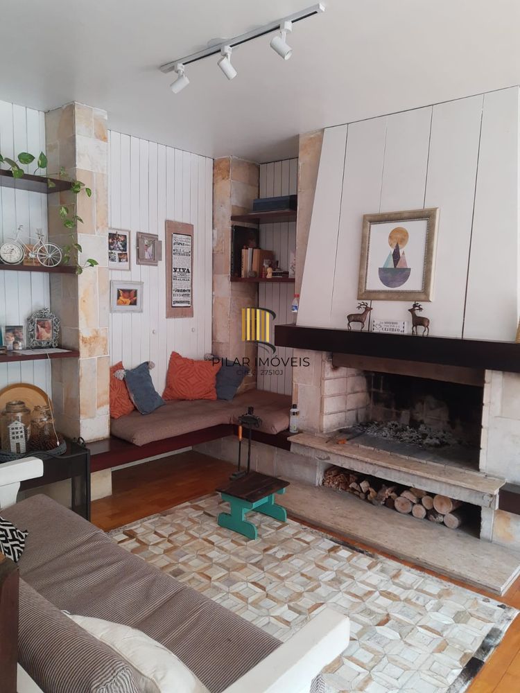 Casa 4 dormitórios no bairro Vila Assunção