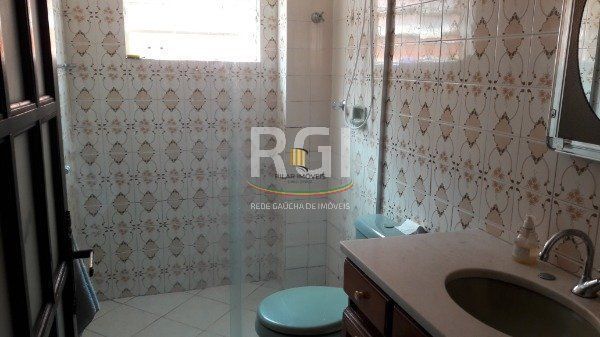 Casa para Venda - 190m², 3 dormitórios, sendo 1 suites, 2 vagas - Cavalhada