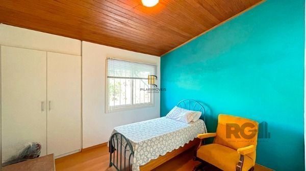 Casa em Porto Alegre, no bairro Ipanema, e 0 banheiros, à venda.