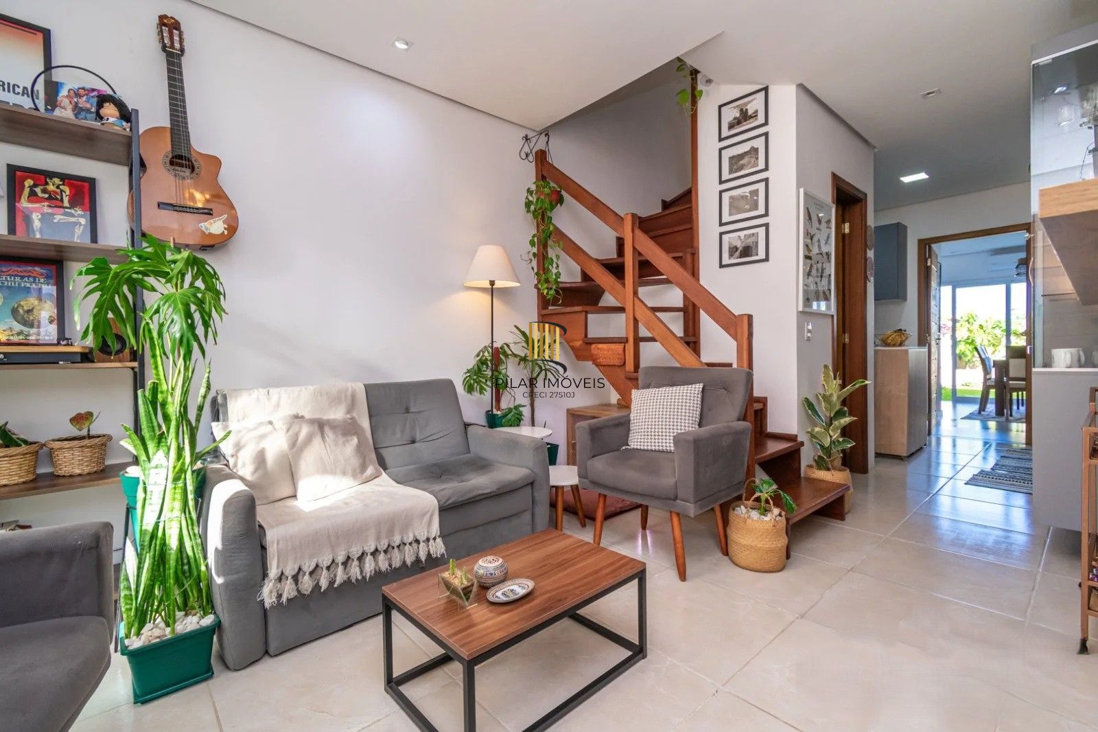 Excelente sobrado, semimobiliado,  com 77m², 2 dormitórios e 1 vaga de garagem. À venda no Hípica Boulevard – Zona Sul.