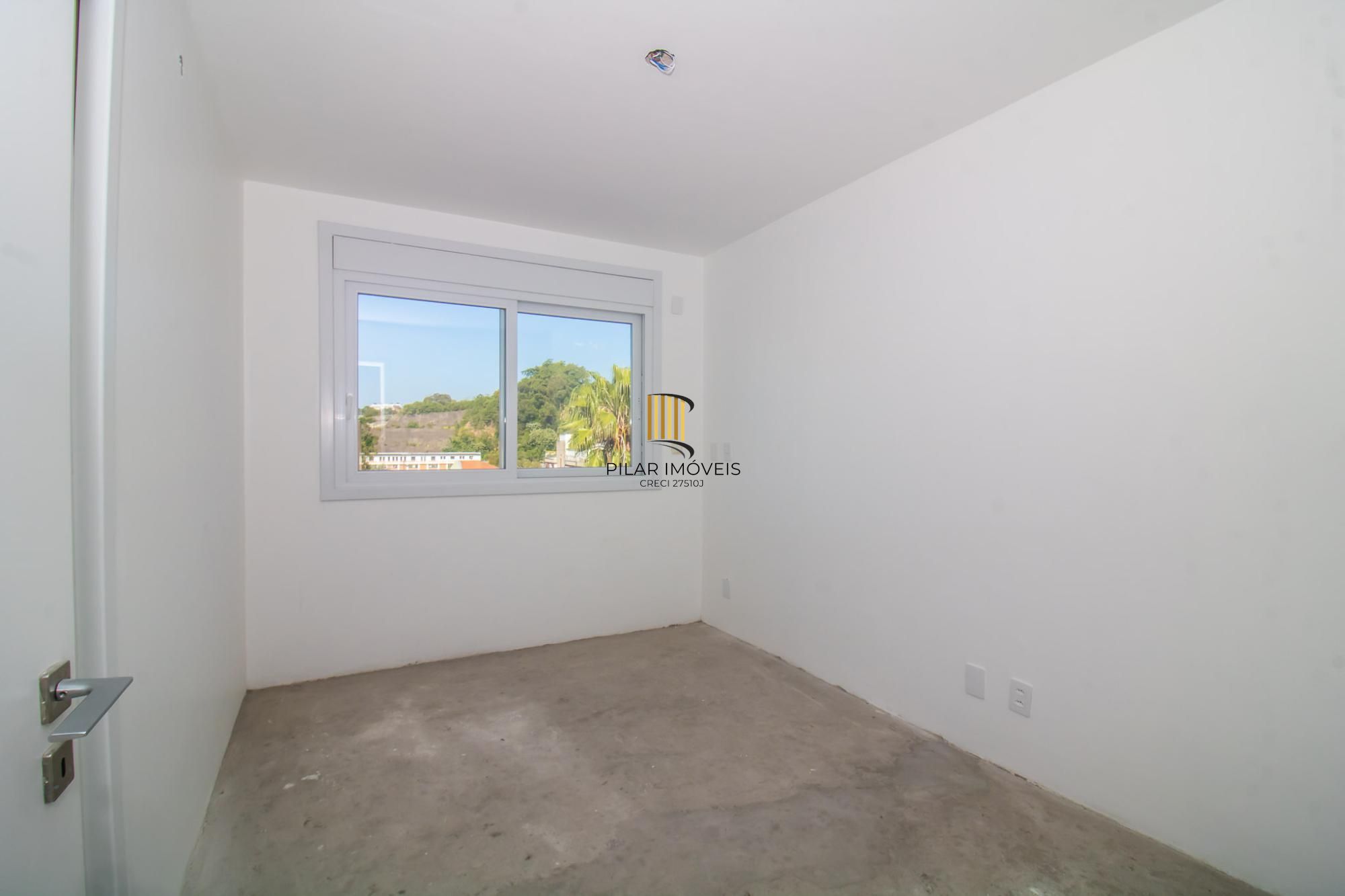 APARTAMENTO DUPLEX - 177m², 3 dormitórios, sendo 3 suites, Menino Deus