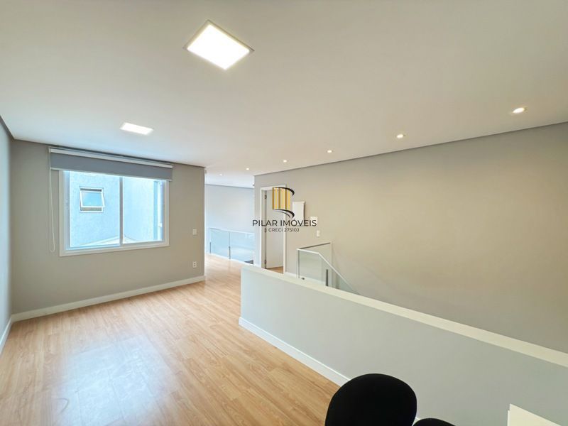 Casa contemporânea, 4 d, sendo 2 suítes, uma no térreo,206 m² , bairro tristeza