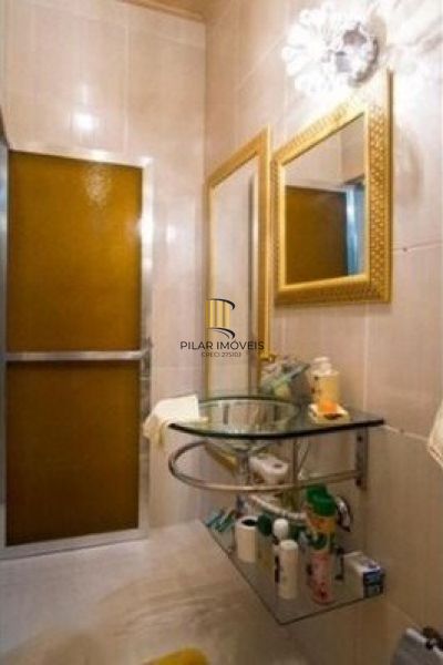 Casa para Venda - 300m², 3 dormitórios, sendo 3 suites, 2 vagas - Vila Nova