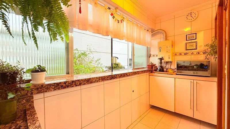 Impecável apartamento com 3 dormitórios , 3 banheiros , 2 vagas cobertas , com 1