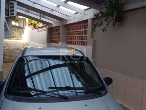 Casa em Porto Alegre, no bairro Espírito Santo, com 3 dormitório(s), e 3 banheir