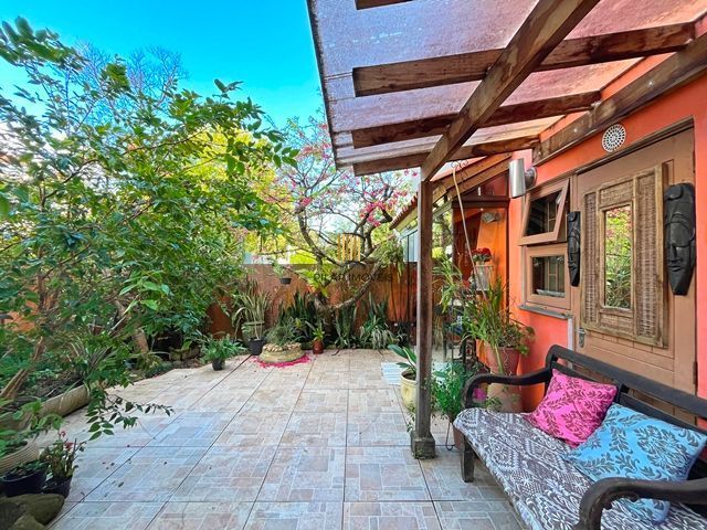 Ótima Residência com 3 dormitórios á venda no Bairro Ipanema.