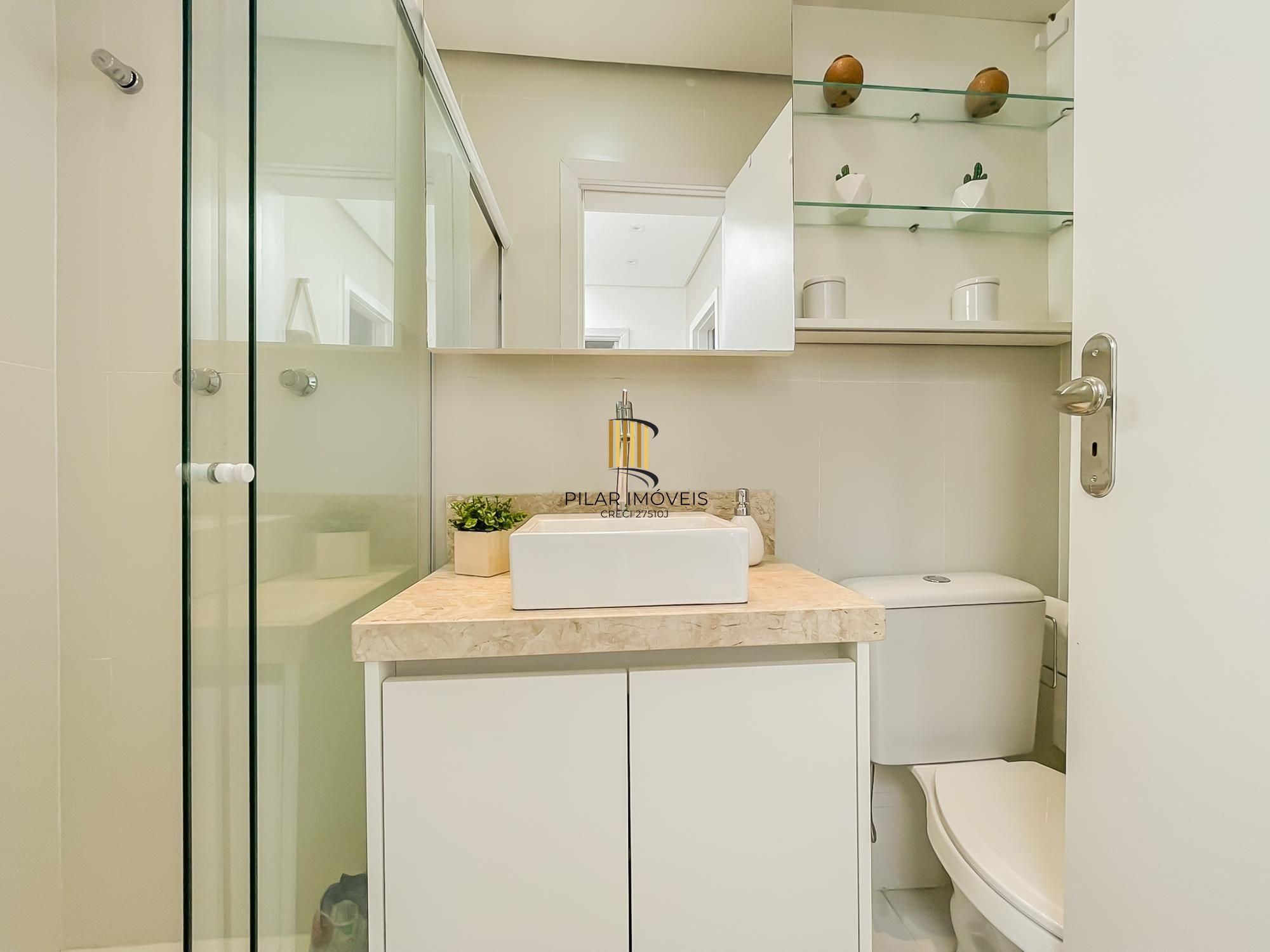 Excelente sobrado em condomínio na Tristeza