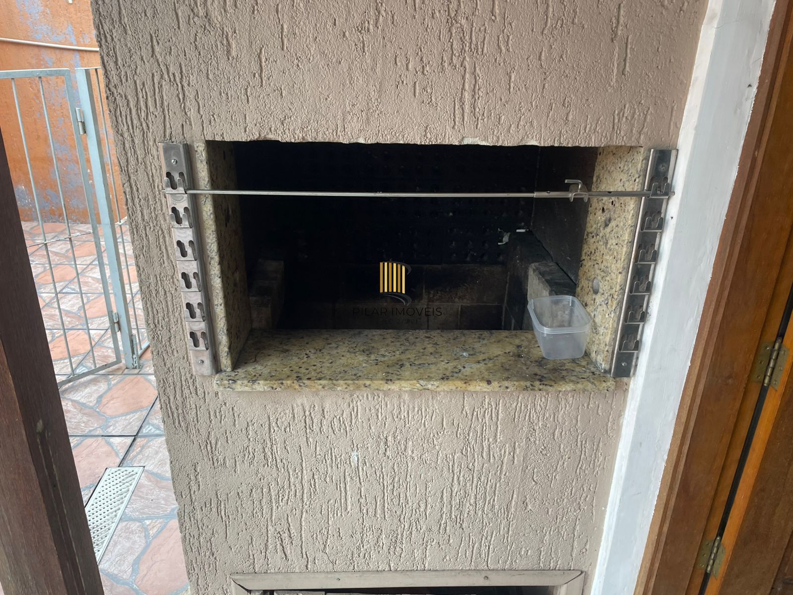 Casa 2 dormitórios no bairro Hípica