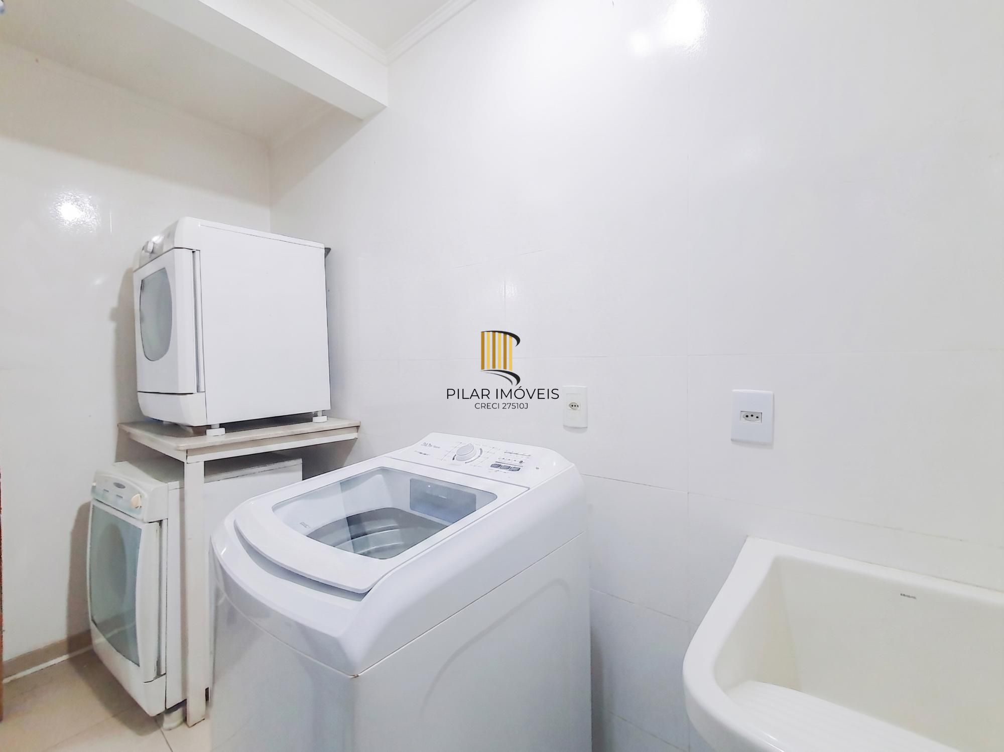 Linda e Ampla Casa com 4 dormitórios no Bairro Ipanema.