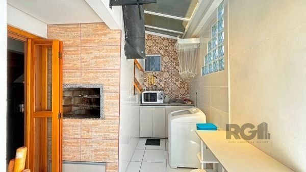Casa Condominio em Porto Alegre, no bairro Tristeza, com 3 dormitório(s), e 3 ba