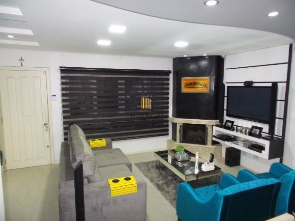 Casa para Venda - 290m², 3 dormitórios, sendo 1 suites, 6 vagas - Aberta Dos Mor