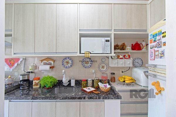 Apartamento em Porto Alegre, no bairro Vila Nova, com 2 dormitório(s), e 2 banhe