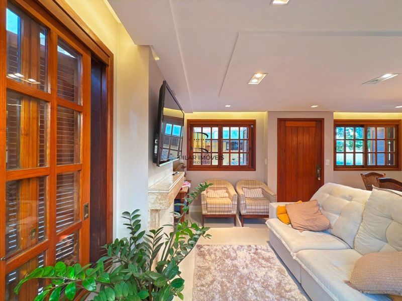 Casa Condominio com 3 dormitórios, sendo 1 suites, 2 vagas - Pedra Redonda