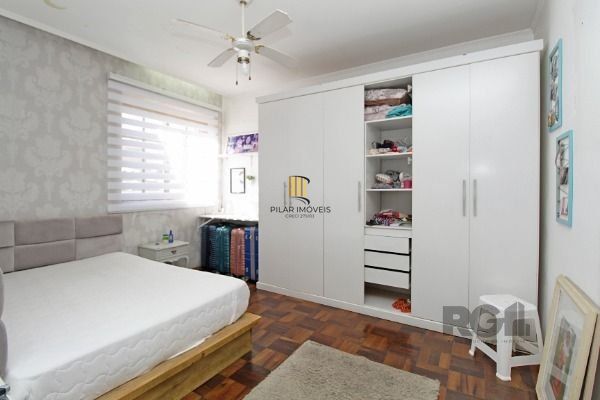 Casa em Porto Alegre, no bairro Floresta, com 3 dormitório(s), e 3 banheiros, à