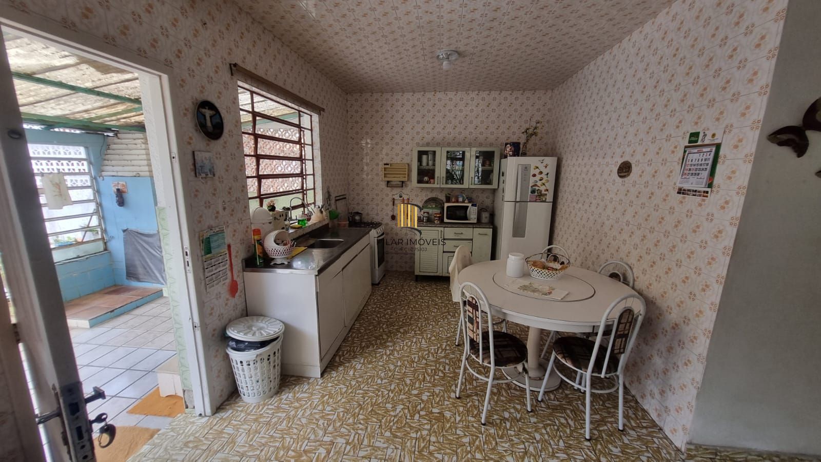 Linda residência com 3 dormitórios no Bairro Cavalhada.