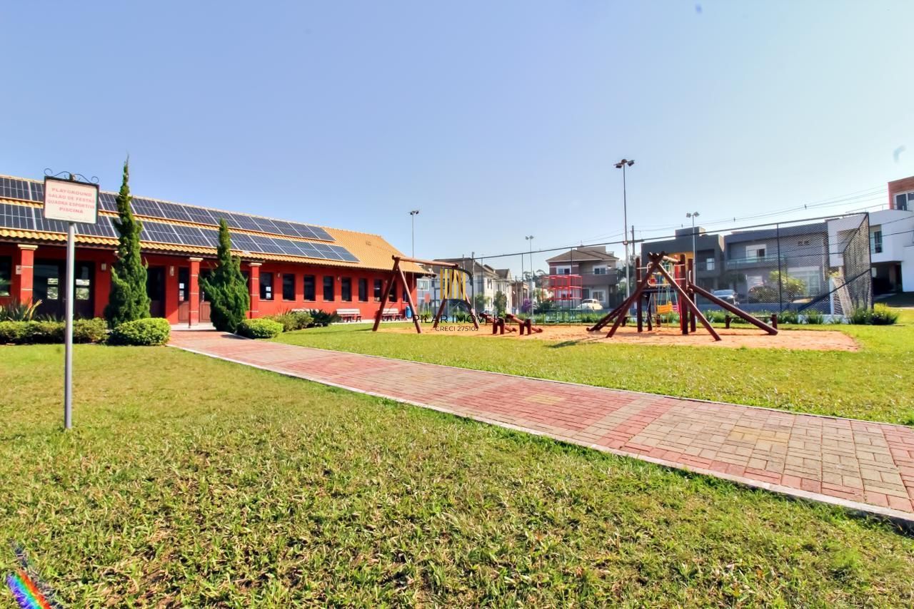 Espetacular Casa de Condomínio com 3 suítes, Piscina com aquecimento