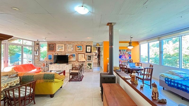 No condomínio Mountain Ville Residência 3 dormitórios.