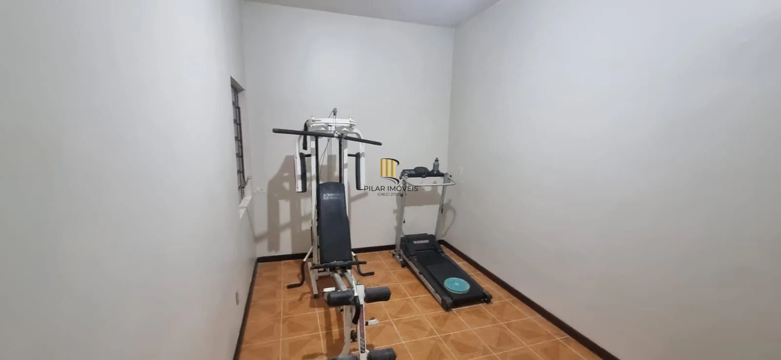 Ótima Residência com 3 dormitórios sendo 1suíte, no Bairro Ipanema.