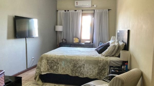 Apartamento em Porto Alegre, no bairro Ipanema, com 3 dormitório(s), e 3 banheir