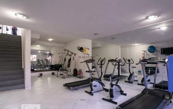 Apartamento em Porto Alegre, no bairro Teresópolis, com 2 dormitório(s), e 2 ban