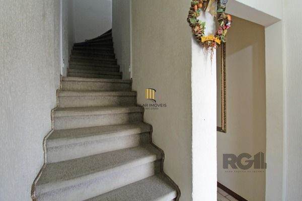 Casa em Porto Alegre, no bairro Floresta, com 3 dormitório(s), e 3 banheiros, à