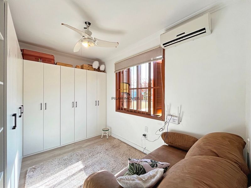 Ótima Residência com 4D, piscina e garagem fechada para 2 carros no Jardim Media