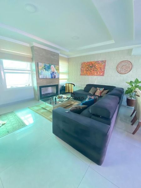 Casa para Venda - 137m², 3 dormitórios, sendo 1 suites, 2 vagas - Hípica