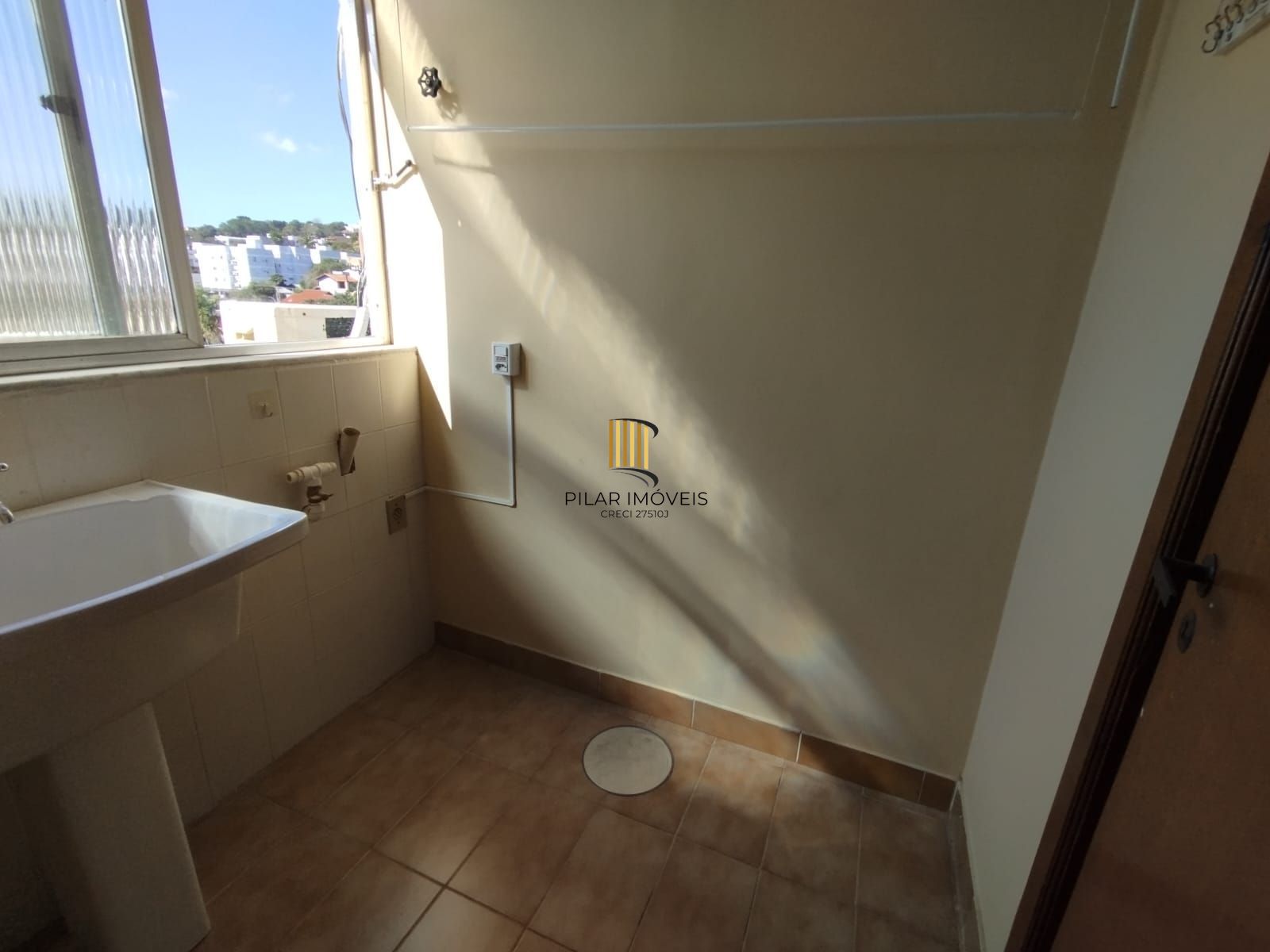 Linda cobertura no bairro Tristeza para venda.