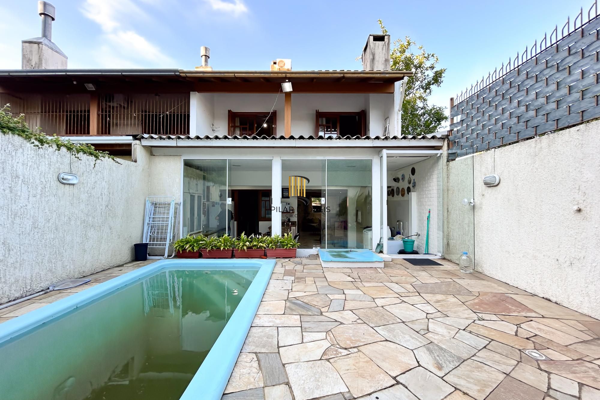 Casa 3 dormitórios no bairro Espírito Santo