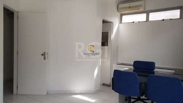 Conjunto/Sala em Porto Alegre, no bairro Menino Deus, e 0 banheiros, à venda.