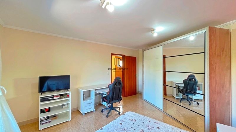 Sobrado 4 dormitórios à venda Camaquã Porto Alegre/RS