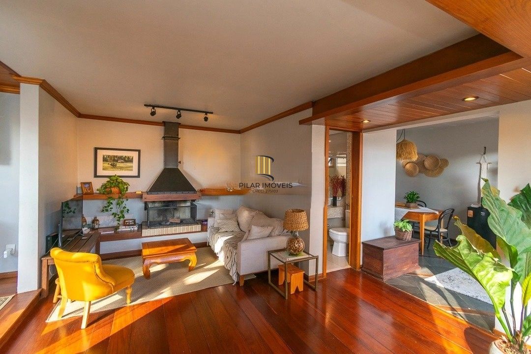 Cobertura ensolarada no coração de Petrópolis — 2 (ou 3) dormitórios + 1 vaga escriturada