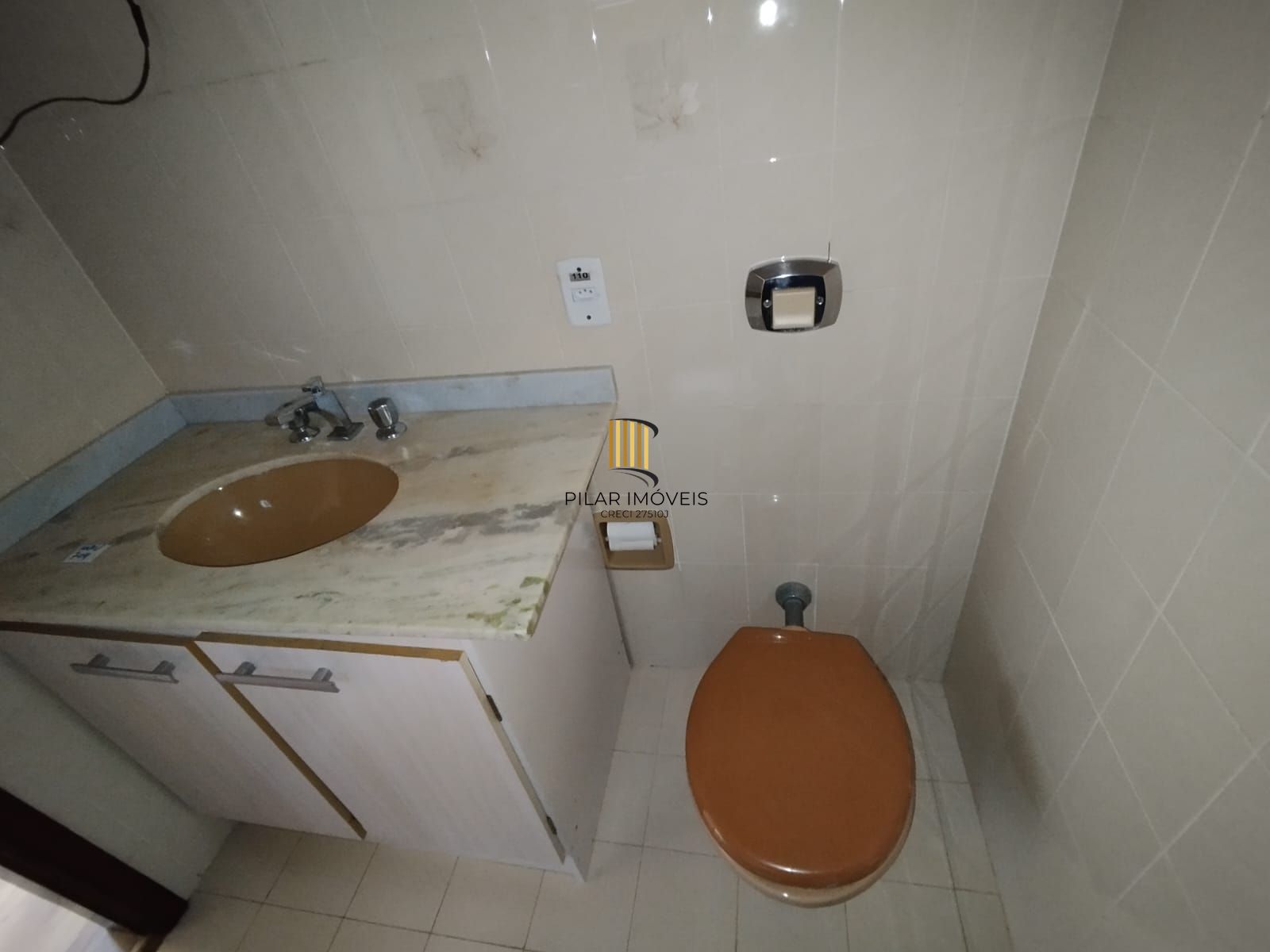 Linda cobertura no bairro Tristeza para venda.