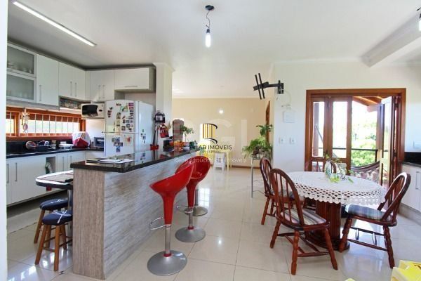 Casa Condominio em Porto Alegre, no bairro Glória, com 3 dormitório(s), e 3 banh