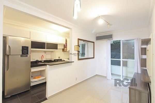 Apartamento em Porto Alegre, no bairro Teresópolis, com 2 dormitório(s), e 2 ban