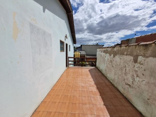 Sobrado em Porto Alegre, no bairro Ponta Grossa, com 4 dormitório(s), e 4 banhei