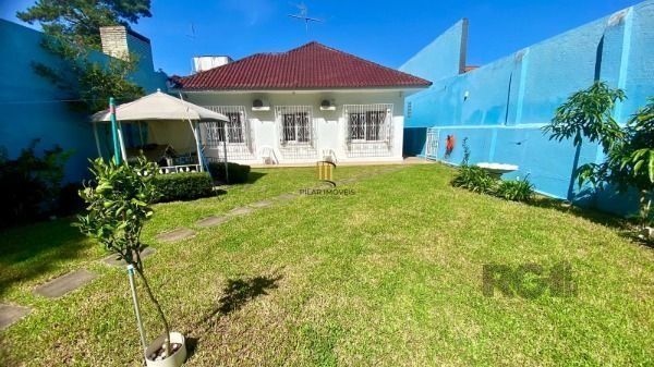 Casa em Porto Alegre, no bairro Vila Assunção, com 3 dormitório(s), e 3 banheiro