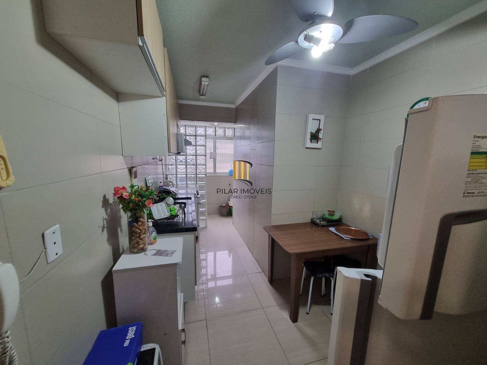 Apartamento em Porto Alegre, no bairro Tristeza, com 2 dormitório(s), e 2 banhei