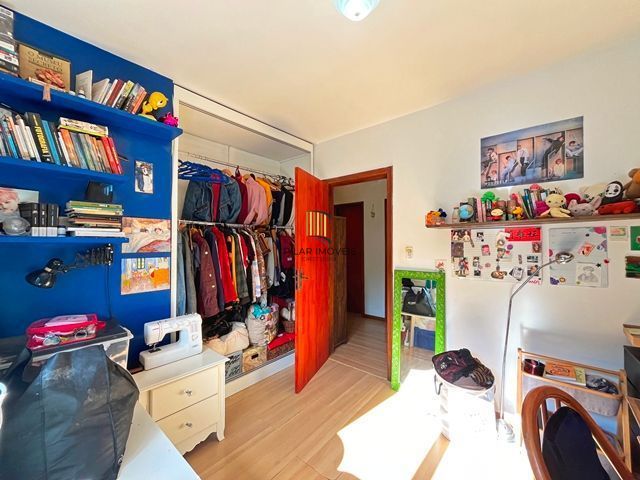 Ótima Residência com 3 dormitórios á venda no Bairro Ipanema.