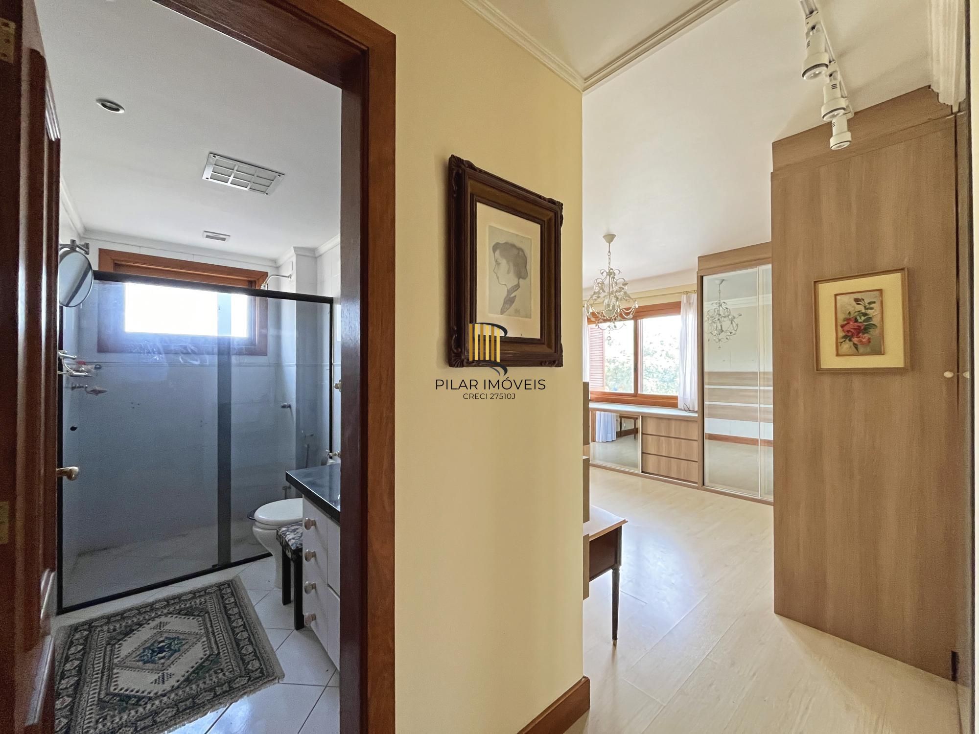 Apartamento na Tristeza  com 3 dormitórios, 1 suite, sacada , churrasqueira e 3 