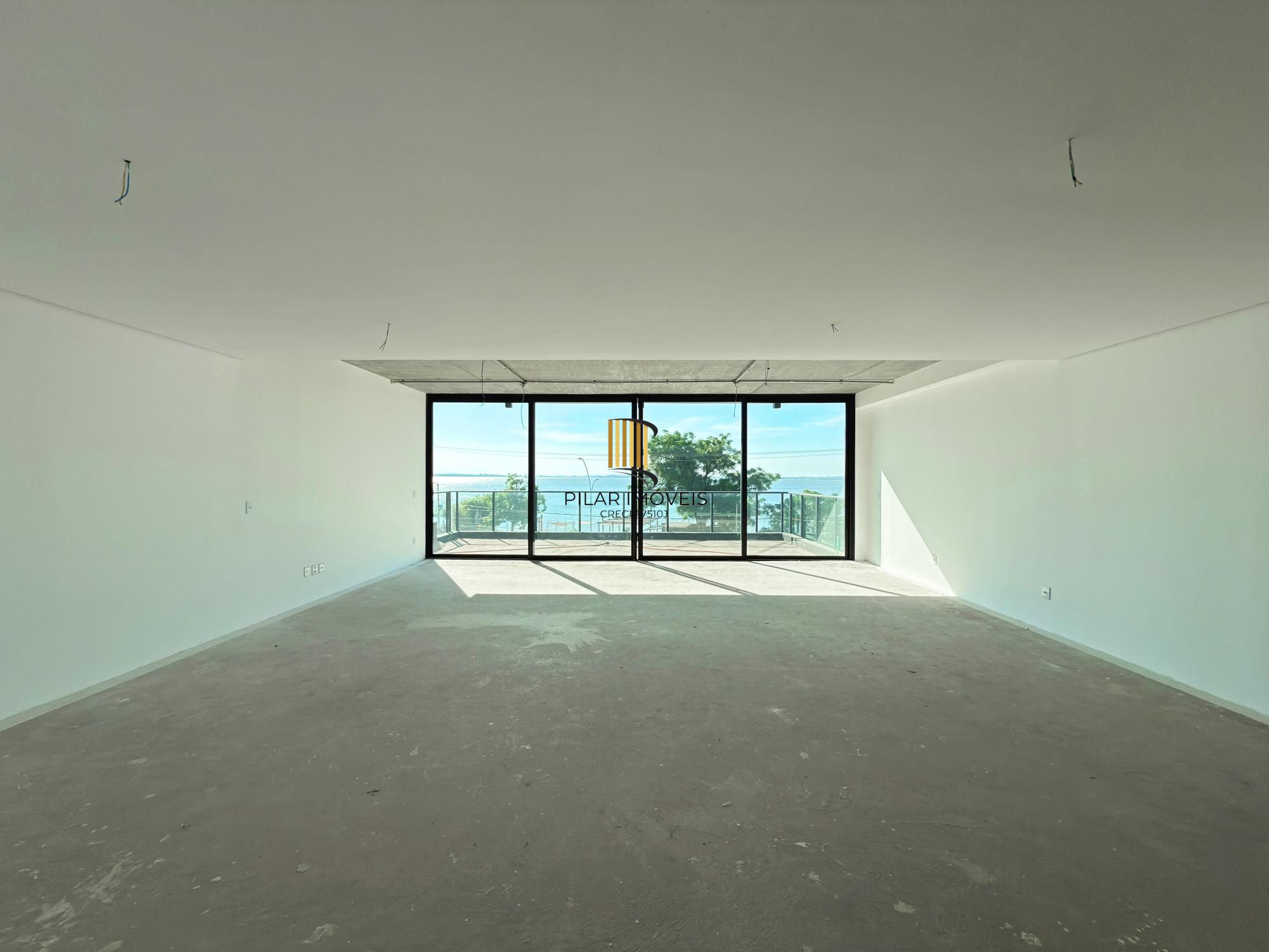 Belíssimo apartamento com projeto diferenciado e vista deslumbrante para o pôr do sol.